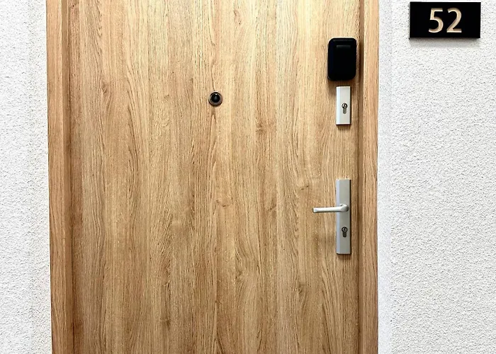 Zarembowicza 52 - Self Check-in 20h - Lift Breslau